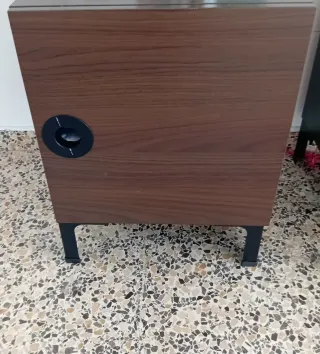 Dos mesitas de noche.