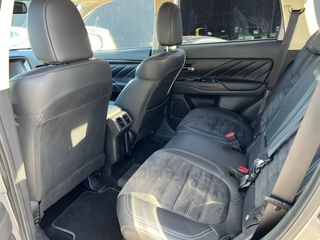 MITSUBISHI Outlander 2.4 PHEV Motion Auto 4WD