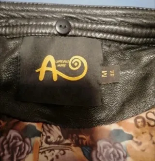 Chaqueta negra Alureous