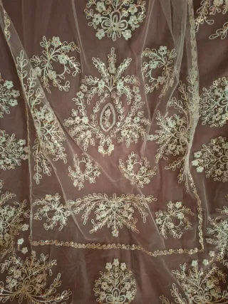 Manteletas Falleras Tul Adulto lentejuela oro.