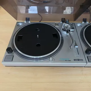 DJ Akiyama: 2 platos DJ-1200