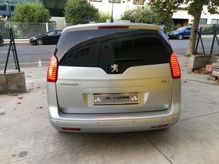 Peugeot 5008 PEUGEOT 5008 1.6 HDI 110 cv