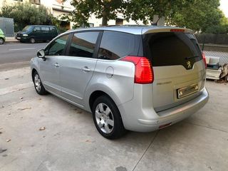 Peugeot 5008 PEUGEOT 5008 1.6 HDI 110 cv