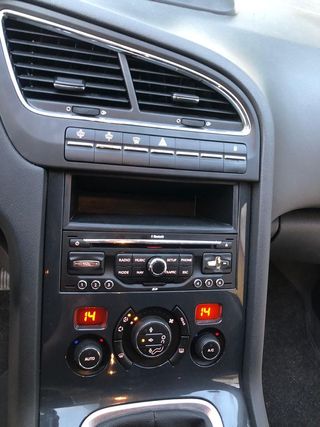 Peugeot 5008 PEUGEOT 5008 1.6 HDI 110 cv