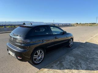 SEAT Ibiza 2005 ( se acepta cambio por moto o 4x4)