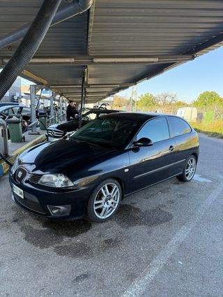 SEAT Ibiza 2005 ( se acepta cambio por moto o 4x4)