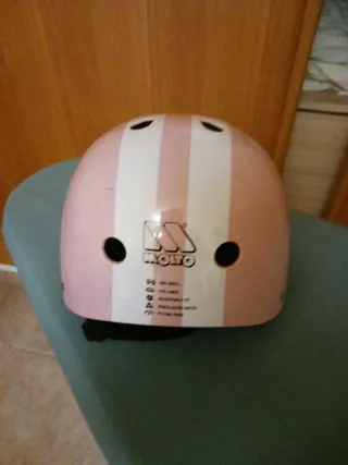 Casco rosa infantil Molto