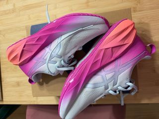 Asics Novablast 5 Mujer Talla 39 NUEVAS. 1 uso!