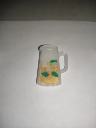 Pines y Llaveros Feria personalizados