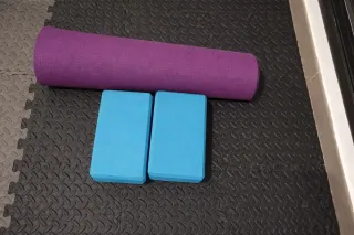 Esterilla Yoga Morada + 2 Bloques Azul