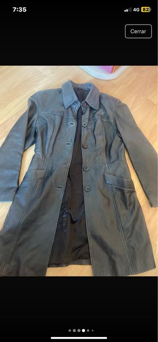 Levita de cuero negra