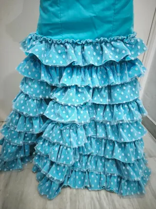 Traje de flamenca azul con volantes niña