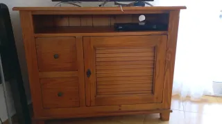 Mueble de comedor de madera