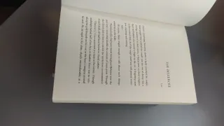 Libros Serpent and Dove y Blood and Honey