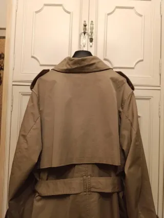 Gabardina Beige Clásica