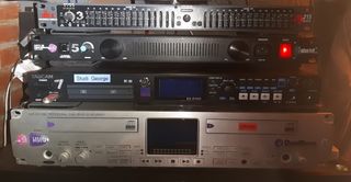 Equipo Hi-Fi  Prof.  : dbx, Adam Hall, Tascam, HHB