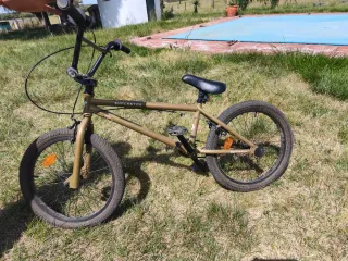Bicicleta BMX Freestyle Superstar Dorada