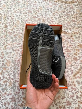 Nike Metcon 9 Talla 38.5 Negro/Gris