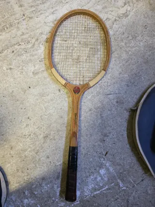 Raqueta de madera vintage