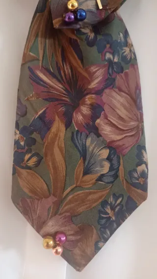 Cravatta gioiello floreale vintage