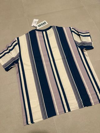 Camiseta Guess NUEVA. Talla M.