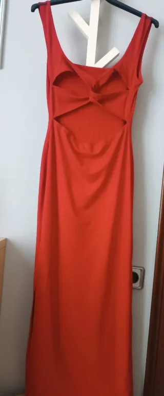 Vestido largo rojo espalda cruzada