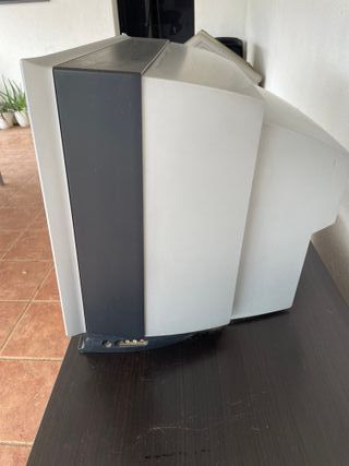 TV Loewe Vitros 6370 ZW Plata