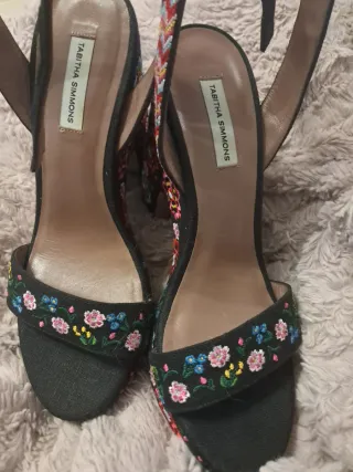 Sandalias plataforma Tabitha Simmons bordadas