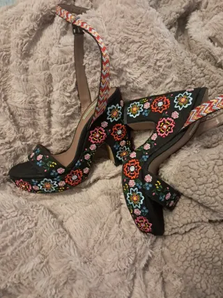 Sandalias plataforma Tabitha Simmons bordadas