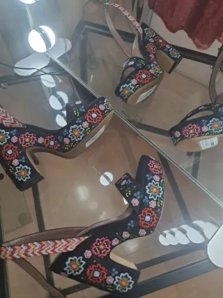 Sandalias plataforma Tabitha Simmons bordadas