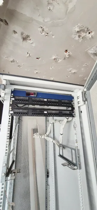 Rack de servidor usado