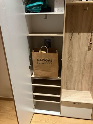 Mueble de entrada madera y blanco