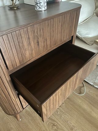 Cómoda de madera nogal con 3 cajones