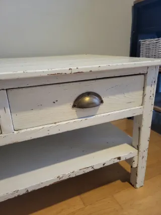 Mesa de centro de madera blanca