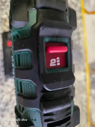 2 taladros + 4 baterías + maletin