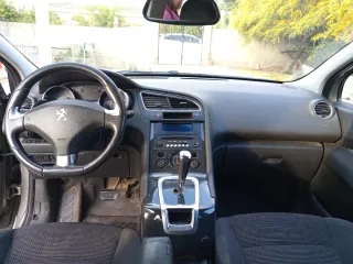 Peugeot 5008 2014