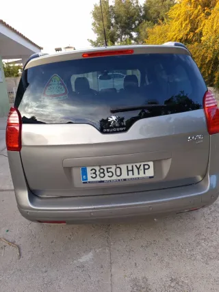 Peugeot 5008 2014