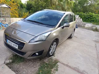 Peugeot 5008 2014