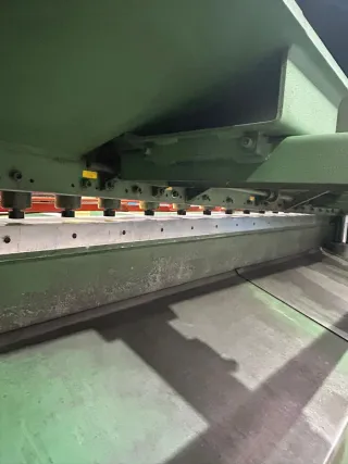 Cizalla Hidráulica HACO 3000x10