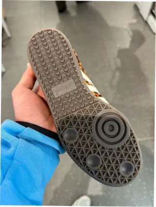 Adidas Samba OG Leopardo Rojo Talla 42