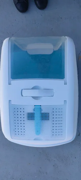 Arenero Gatos iMac Maddy