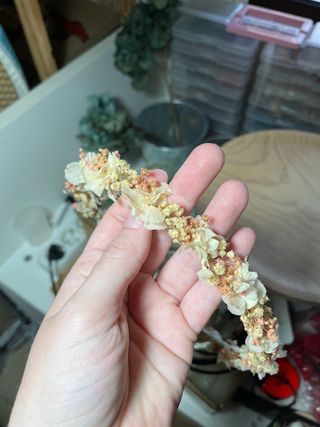 Corona de flores preservadas comunión