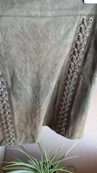 Falda corta mujer verde militar