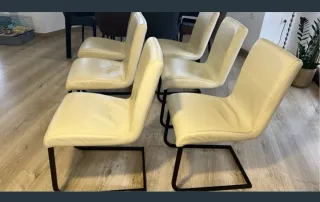 Juego de 4 sillas de piel beige