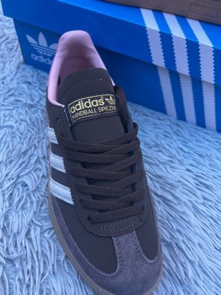 Adidas Spezial Negro y Rosa