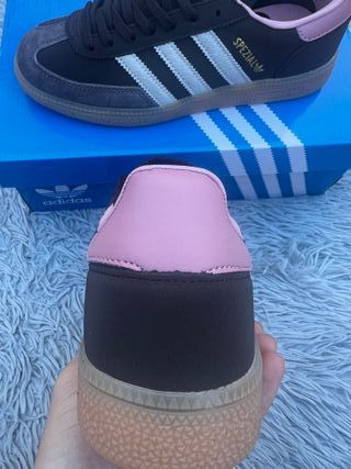 Adidas Spezial Negro y Rosa