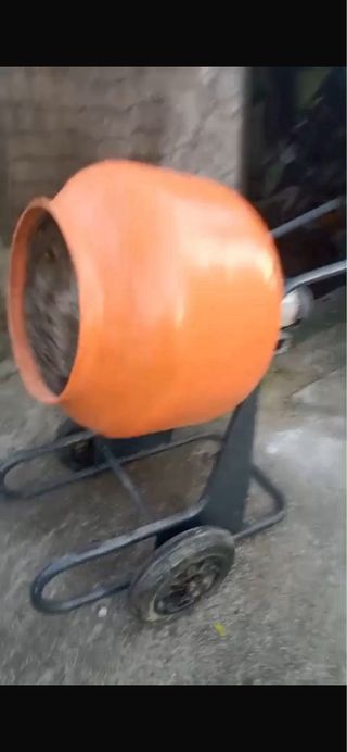 Hormigonera CAMAC M85 102L