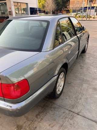 Audi A6 1995 atomatico conducción por la derecha