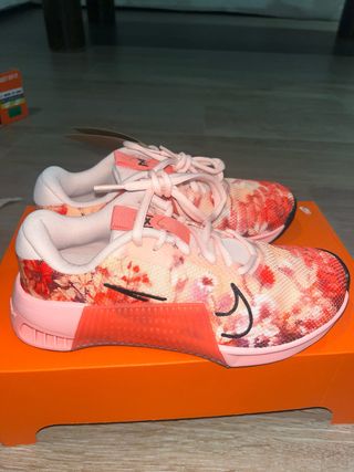 Nike Metcon 9 Mujer Rosa/Rojo