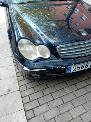 Mercedes-Benz Clase C 2005
